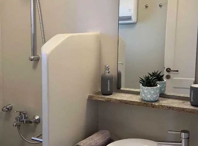 Дом отдыха Aqua Blue, Only 100 Meters From The Of Gialiskari Ioulis