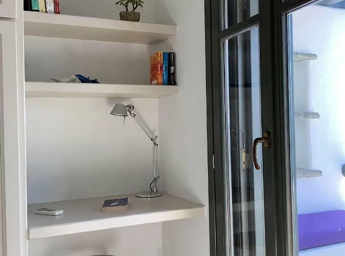 Aqua Blue, Only 100 Meters From The Of Gialiskari * Ioulis